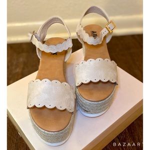 NIB AMS EMMA ESPADRILLE PLATFORM WEDGE - NUDE